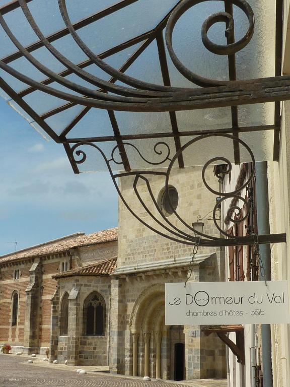 Le Dormeur Du Val Acomodação com café da manhã Le Mas-dʼAgenais Exterior foto