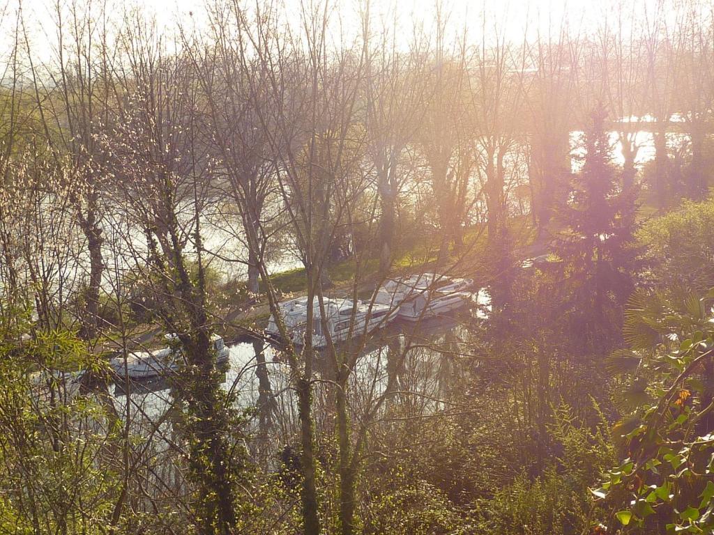 Le Dormeur Du Val Acomodação com café da manhã Le Mas-dʼAgenais Exterior foto