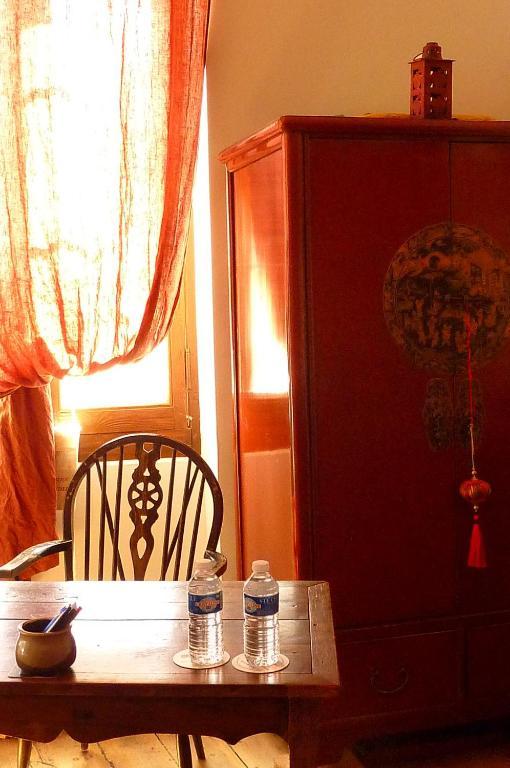 Le Dormeur Du Val Acomodação com café da manhã Le Mas-dʼAgenais Quarto foto